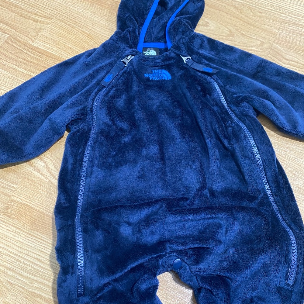 THE NORTH FACE Boys onesie (3-6 M)